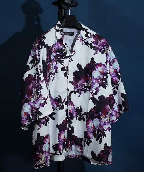 unrelaxing（アンリラクシング）の「ビッグシルエット総柄開襟アロハシャツ（シャツ/ブラウス・メンズ・ホワイト×エメラルドグリーン/その他22/その他18/ブラック×グレー/カラフル/その他15/グリーン系6/ブルー系5/ライトグリーン系6/ホワイト系9/アイボリー系1/グレー系2/イエロー系1/ローズ系3/パープル系4/ライトグレー/エメラルド/レッド系1/ホワイト×ピンク/イエロー系/ピンク系7/ブラック×ブラック/グリーン系5/ブルー系3/U/ブラック系1/ブラック系その他2/V/ブラック系3/ホワイト系/クリアブラック/その他13/その他14/ベージュ系7/グリーン系/オリーブ系1/パープル系3/パープル系/その他8/ライトグリーン系5/ライトグリーン系9/ピンク系3/その他20/ライトグレー系5/オリーブ系4/ダークグリーン系2/グリーン系2/オリーブ系2/その他21/ライトホワイト/その他/ホワイト系8/ベージュ系9/ブラック系9/その他4/D/ブラック系その他4/オリーブ系5/ふじ色系1/ふじ色系/ホワイト×グリーン/ワイン系3/ブルー系4/ホワイト×ブラック/ライラック系/ライトグリーン系7/ケリーグリーン/その他19/その他17/ブラウン系/グレー系/イエロー系2/ライトグリーン/クリアグリーン/レッド系2/ブラック系4/オリーブ系9/スカイブルー系/レッド系/その他2/H/ネイビー系5/アイボリー系/スミクロ/その他27/I/グリーン系1/ブラック系/ダークグリーン系/グレー系3/その他5/O/ホワイト×ゴールド/ブラック×ブルー/パイソン/グレー系6/カーキ系1/ネイビー系1/ライトグリーン系3/W/ライトグレー系/ホワイト系1/カーキ系8/ブラック系2/ブラックミックス/その他24/その他25/B/M/その他9/ワイン系2/グリーン系7/パープル系1/ネイビー系3/ブラック系5/ホワイト系その他4/ネイビー系/ダークブラック/ふじ色系2/ライラック系4/E/ブラック系その他6/ホワイト系その他5/その他23/ホワイト×パープル/その他6/ホワイト×イエロー/K/ブラック系その他/ローズ系1/ダークオリーブ/ライラック系2/ネイビー系6/ホワイト系7/ベージュ系2/ダークグリーン系3/グリーン系9/カーキ系6/ホワイト×ライトピンク/ベージュ系/ブラック系7/ピンク系1/ワイン系1/パープル系5/P/ライム/アイボリー/ナチュラル/カーキ系/スカイブルー系2/ふじ色系3/ピンク系/ブルー系6/ベージュ系4/オリーブ系6/アイボリー系2/ブラック系8/ホワイト系5/ローズ系2/F/ホワイト系4/ホワイト系その他6/ベージュ系5/カーキ系3/アイボリー系3/ホワイト系3/その他10/ホワイト×ブルー/ライラック系3/パープル系2/ライトグレー系4/ライトグリーン系2/T/ホワイト系6/ブラック系その他7/グレー系8/ブラック系6/その他11/X/ライトベージュ/ホワイト系その他/ホワイト×レッド/レッド系3/ベージュ系3/その他3/J/N/ブラック×パープル/ふじ色系4/ピンク系5/ブルー系7/スカイブルー系1/ブラック×イエロー/Y/ローズ系/ブラック/ライラック系1/ベージュ系6/カーキ系5/ダークグリーン系5/グレー系5/グレー系7/ワイン系4/グリーン系4/ネイビー系8/ブラック系その他5/ライトブラック/ブラック×レッド/ライトグリーン系4/カーキ系2/C/ホワイト系その他3/その他26/G/ネイビー系9/クリーム/ベージュ系1/オリーブ系8/ホワイト系その他7/ブラック×ピンク/ネイビー系7/オリーブ系/ライトグレー系1/その他1/ライトグリーン系1/カーキ系7/グリーン系3/カーキ系4/その他12/グリーン系8/ブルー系/A/L/その他7/ピンク系2/アーミー/パープル系6/パープル系8/ネイビー系4/ネイビー系2/ライトグリーン系/ピンク系6/パープル系9/ライトグレー系3/スカイブルー系3/グレー系1/ホワイト系2/ホワイト系その他2/ワイン系/オリーブ系7・FREE）」の9枚目の写真
