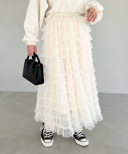 MYMOOD.（マイムード）の「フリルチュール ボリュームロングスカート（スカート・レディース・アイボリー/ブラック/グレー・FREE）」の2枚目の写真