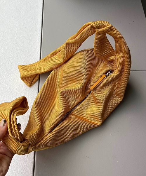 CAPRICIEUX LE'MAGE（カプリシューレマージュ）の「〈LE VERNIS/ル・ベルニ〉メッシュラップバッグ（ハンドバッグ・レディース・ブラック/イエロー・FREE）」の8枚目の写真