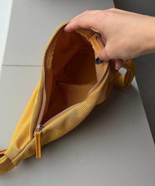 CAPRICIEUX LE'MAGE（カプリシューレマージュ）の「〈LE VERNIS/ル・ベルニ〉メッシュラップバッグ（ハンドバッグ・レディース・ブラック/イエロー・FREE）」の9枚目の写真