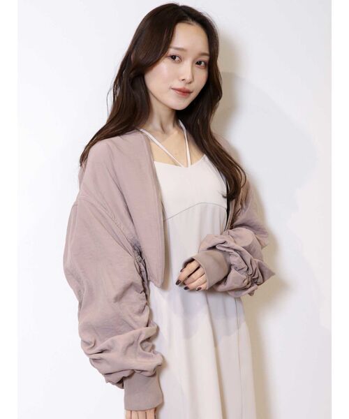 MERCURYDUO(マーキュリーデュオ)の「ドロストボリュームスリーブブルゾン(ブルゾン・レディース・ベージュ/アイボリー・FREE)」の5枚目の写真