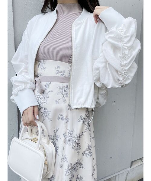 MERCURYDUO(マーキュリーデュオ)の「ドロストボリュームスリーブブルゾン(ブルゾン・レディース・ベージュ/アイボリー・FREE)」の9枚目の写真