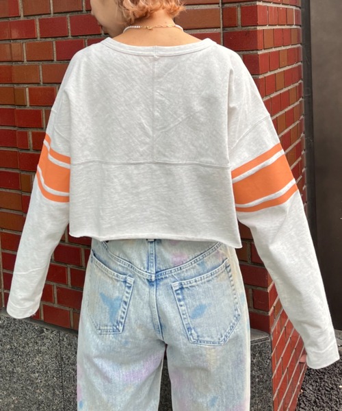 HELLO.SANFRANCISCO(ハローサンフランシスコ)の「【HELLO.SANFRANCISCO/ハローサンフランシスコ】ピグメントクロップドフットボールTEE(Tシャツ/カットソー・レディース・ホワイト/チャコールグレー/レッド・FREE)」の15枚目の写真