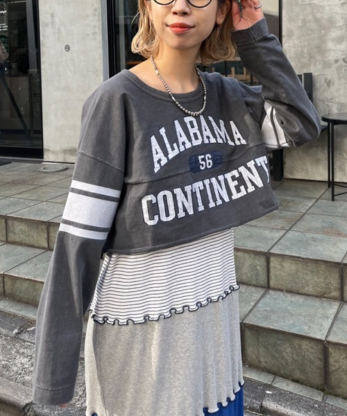 HELLO.SANFRANCISCO(ハローサンフランシスコ)の「【HELLO.SANFRANCISCO/ハローサンフランシスコ】ピグメントクロップドフットボールTEE(Tシャツ/カットソー・レディース・ホワイト/チャコールグレー/レッド・FREE)」の10枚目の写真