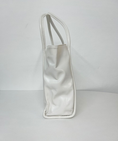 CEMONEMO(セモネモ)の「【A4サイズ収納可能】 スクエア ビッグ トートバッグ(トートバッグ・レディース・グリーン/アイボリー/ブラック・FREE)」の4枚目の写真