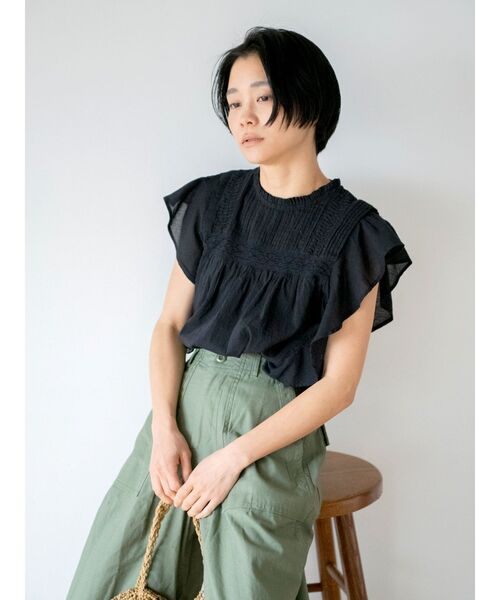 Ungrid（アングリッド）の「コットンノースリフリルブラウス（シャツ/ブラウス・レディース・オレンジ/ブラック/オフホワイト・FREE）」の16枚目の写真