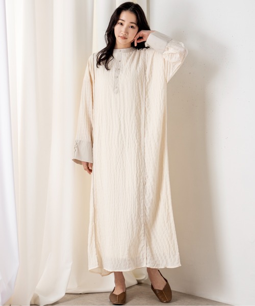 MILLION CARATS(ミリオンカラッツ)の「バックスタイルまで抜け目なく!ゆったりとしたフォルムでナチュラルな印象を与えるシアーカフタンワンピース(ワンピース・レディース・ブラック/マルチ/オフホワイト・FREE)」の15枚目の写真