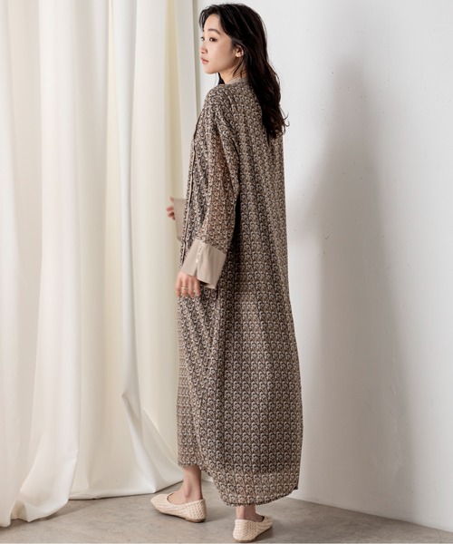 MILLION CARATS(ミリオンカラッツ)の「バックスタイルまで抜け目なく!ゆったりとしたフォルムでナチュラルな印象を与えるシアーカフタンワンピース(ワンピース・レディース・ブラック/マルチ/オフホワイト・FREE)」の13枚目の写真