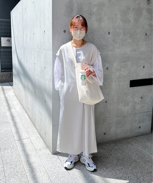 feepur（フェピュール）の「フェイクレザーショルダーバッグ（ショルダーバッグ・レディース・アイボリー/ブラック・FREE）」の5枚目の写真