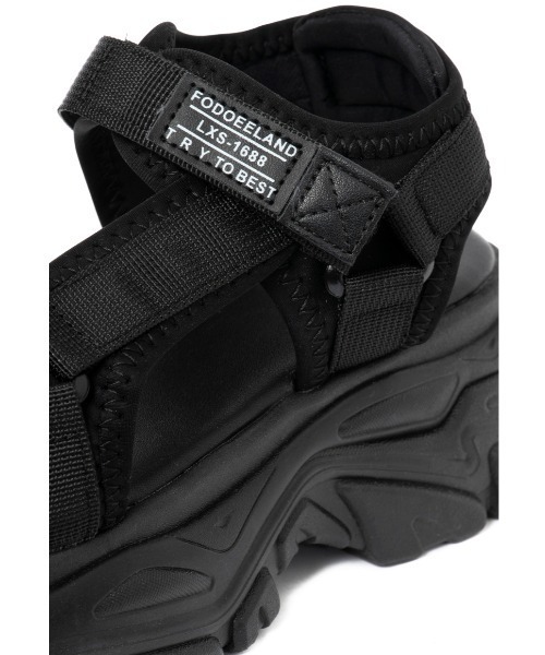 R&E(アールアンドイー)の「【R&E】ベルテッドロゴタグ厚底スポーツサンダル(サンダル・レディース・ブラック/アイボリー・S/M/L/LL)」の11枚目の写真