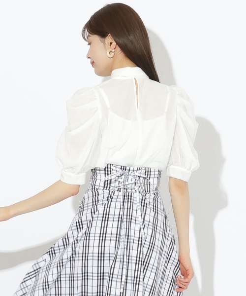 AND COUTURE(アンドクチュール)の「チュールレーヤードブラウス(シャツ/ブラウス・レディース・ピンク/オフホワイト/ライトグレー/ベージュ・MEDIUM)」の5枚目の写真