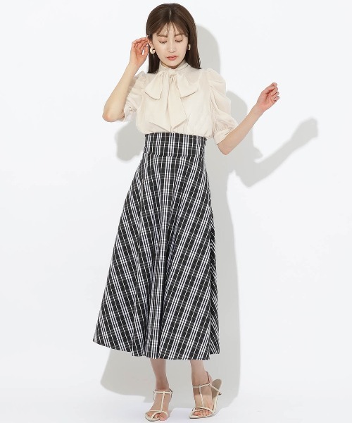 AND COUTURE(アンドクチュール)の「チュールレーヤードブラウス(シャツ/ブラウス・レディース・ピンク/オフホワイト/ライトグレー/ベージュ・MEDIUM)」の12枚目の写真