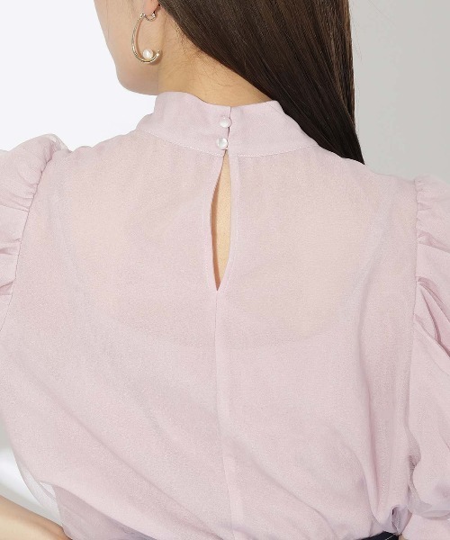 AND COUTURE(アンドクチュール)の「チュールレーヤードブラウス(シャツ/ブラウス・レディース・ピンク/オフホワイト/ライトグレー/ベージュ・MEDIUM)」の10枚目の写真