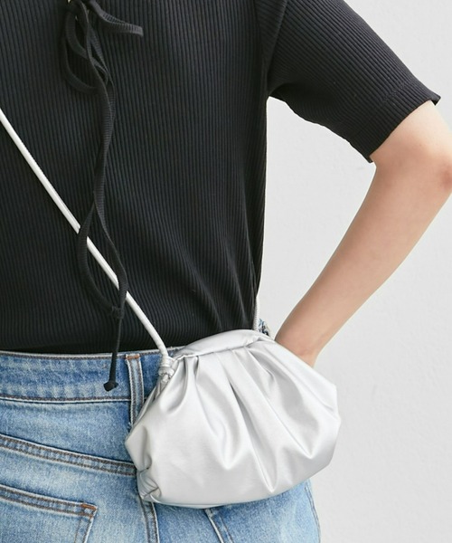 CIAOPANIC TYPY(チャオパニックティピー)の「がま口ギャザーミニショルダー(ショルダーバッグ・レディース・ブラック/ピンク/シルバー/イエロー・ONE SIZE)」の4枚目の写真