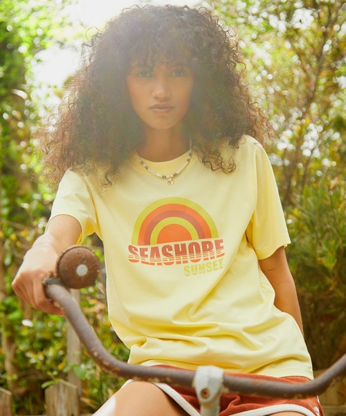 FOREVER 21(フォーエバー トゥエンティーワン)の「レトログラフィックTシャツ(Tシャツ/カットソー・レディース・ゴールド/グレー系その他7/ホワイト・FREE)」の3枚目の写真