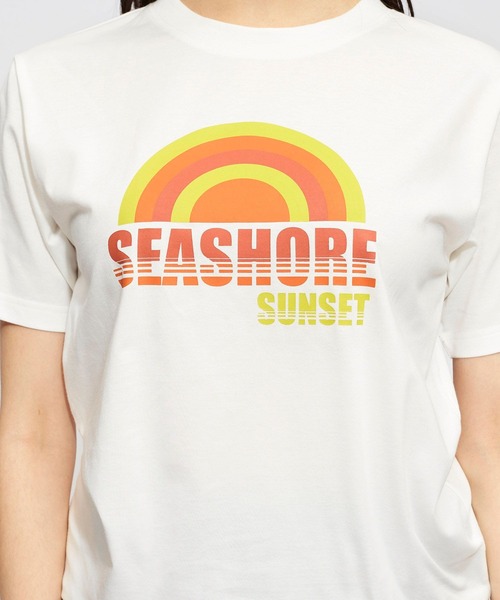 FOREVER 21(フォーエバー トゥエンティーワン)の「レトログラフィックTシャツ(Tシャツ/カットソー・レディース・ゴールド/グレー系その他7/ホワイト・FREE)」の14枚目の写真