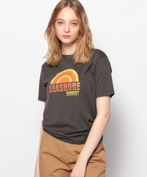 FOREVER 21(フォーエバー トゥエンティーワン)の「レトログラフィックTシャツ(Tシャツ/カットソー・レディース・ゴールド/グレー系その他7/ホワイト・FREE)」の21枚目の写真