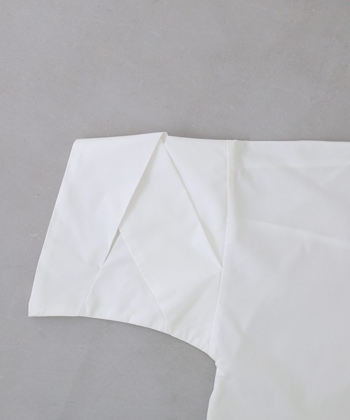 kOhAKU（コハク）の「『デザインスリーブアシメシャツ』（シャツ/ブラウス・レディース・ブラック/オフホワイト・FREE）」の8枚目の写真