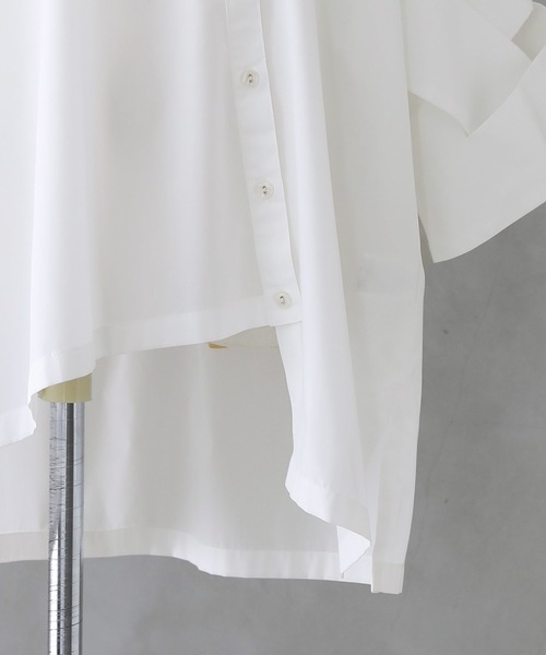 kOhAKU（コハク）の「『デザインスリーブアシメシャツ』（シャツ/ブラウス・レディース・ブラック/オフホワイト・FREE）」の9枚目の写真