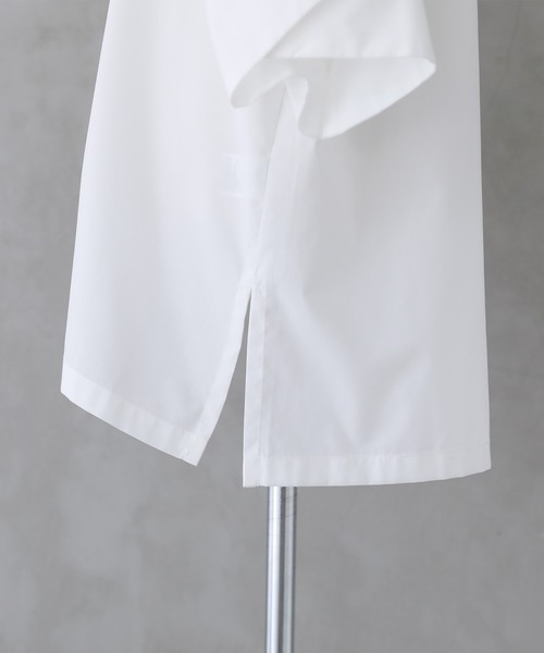 kOhAKU（コハク）の「『デザインスリーブアシメシャツ』（シャツ/ブラウス・レディース・ブラック/オフホワイト・FREE）」の20枚目の写真