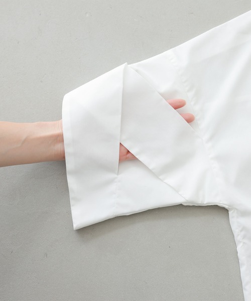 kOhAKU（コハク）の「『デザインスリーブアシメシャツ』（シャツ/ブラウス・レディース・ブラック/オフホワイト・FREE）」の21枚目の写真