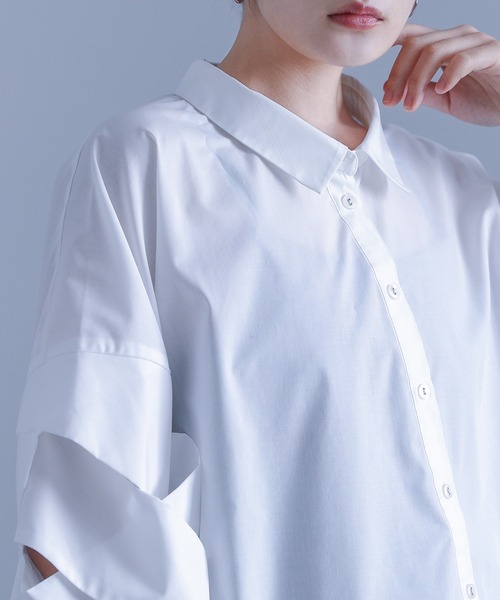 kOhAKU（コハク）の「『デザインスリーブアシメシャツ』（シャツ/ブラウス・レディース・ブラック/オフホワイト・FREE）」の13枚目の写真