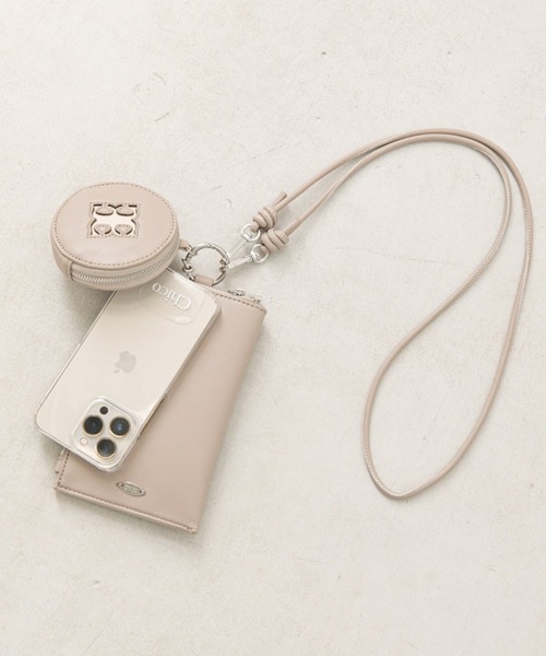 Chico(チコ)の「レザーポーチ付スマホショルダー(スマホグッズ・レディース・ブラック/アイボリー/グレイッシュベージュ/ピンク/ブルー・FREE)」の3枚目の写真