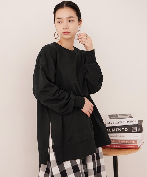 Fashion Letter（ファッションレター）の「【M-5L】ミニ裏毛 サイドスリットトレーナー（スウェット・レディース・チャコールグレー/オフホワイト/ブラック・M～Ｌ/4L～5L/LL～3L）」の2枚目の写真