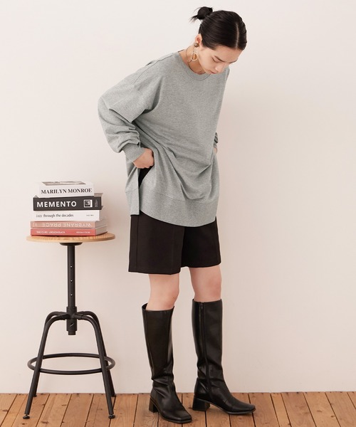 Fashion Letter（ファッションレター）の「【M-5L】ミニ裏毛 サイドスリットトレーナー（スウェット・レディース・チャコールグレー/オフホワイト/ブラック・M～Ｌ/4L～5L/LL～3L）」の13枚目の写真