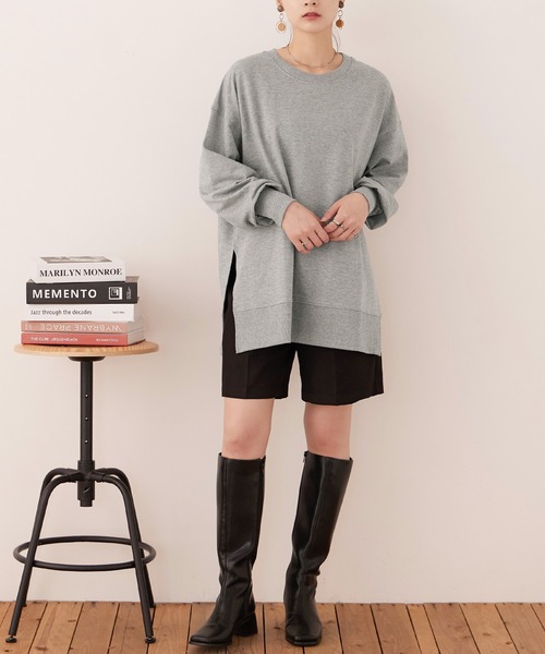 Fashion Letter（ファッションレター）の「【M-5L】ミニ裏毛 サイドスリットトレーナー（スウェット・レディース・チャコールグレー/オフホワイト/ブラック・M～Ｌ/4L～5L/LL～3L）」の17枚目の写真