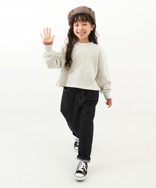devirock（デビロック）の「無地 クロップド丈 スウェットトレーナー（スウェット・キッズ・オートミール/ダークネイビー/レッド系2・120cm/160cm/140cm/150cm/130cm/110cm/100cm）」の4枚目の写真