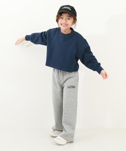 devirock（デビロック）の「無地 クロップド丈 スウェットトレーナー（スウェット・キッズ・オートミール/ダークネイビー/レッド系2・120cm/160cm/140cm/150cm/130cm/110cm/100cm）」の5枚目の写真