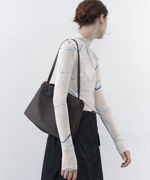 tageechita（タジチタ）の「【tageechita】シアープリントハイネックトップス（Tシャツ/カットソー・レディース・ホワイト・M/L/S）」の11枚目の写真
