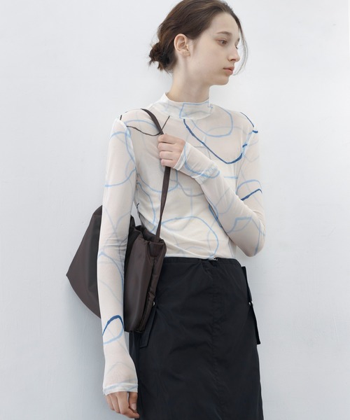 tageechita（タジチタ）の「【tageechita】シアープリントハイネックトップス（Tシャツ/カットソー・レディース・ホワイト・M/L/S）」の16枚目の写真