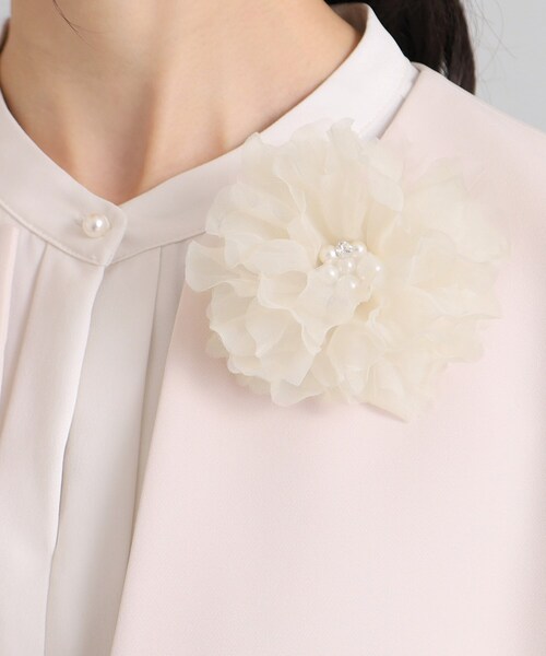 OPAQUE.CLIP(オペークドットクリップ)の「◆フェイクパールビジューコサージュ/セレモニー対応(ブローチ/コサージュ・レディース・ブルー系その他/ベージュ・00)」の9枚目の写真