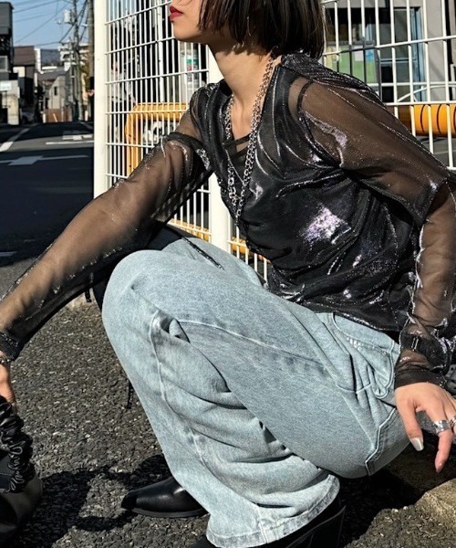 PAGEBOY（ページボーイ）の「メタリックシアーシャーリング（Tシャツ/カットソー・レディース・ブラック/シルバー・FREE）」の4枚目の写真