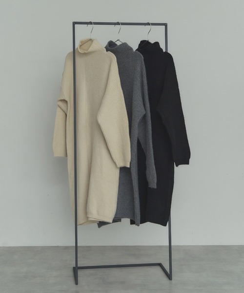 LIENCOEUR（リアンクール）の「ハイネックアシンメトリーワンピース（ワンピース・レディース・ライトベージュ/チャコールグレー/ブラック・FREE）」の8枚目の写真