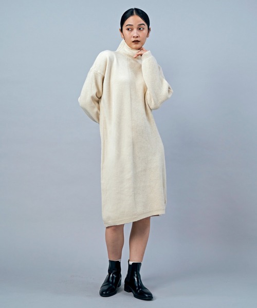 LIENCOEUR（リアンクール）の「ハイネックアシンメトリーワンピース（ワンピース・レディース・ライトベージュ/チャコールグレー/ブラック・FREE）」の5枚目の写真