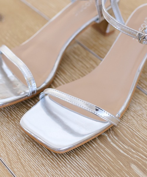 DISCOAT（ディスコート）の「ラインプレートヒールサンダル（サンダル・レディース・ブラック/シルバー・MEDIUM/LARGE）」の21枚目の写真