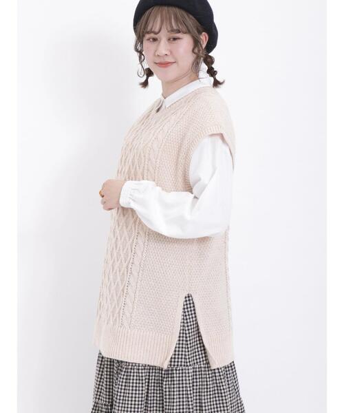 Samansa Mos2（サマンサ モスモス）の「ケーブル編みミドル丈ベスト（ベスト・レディース・チャコールグレー/キナリ/ベージュ/グリーン・F）」の7枚目の写真