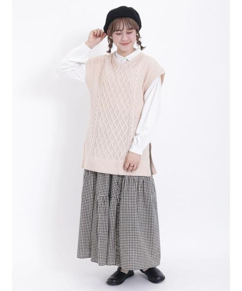 Samansa Mos2（サマンサ モスモス）の「ケーブル編みミドル丈ベスト（ベスト・レディース・チャコールグレー/キナリ/ベージュ/グリーン・F）」の10枚目の写真