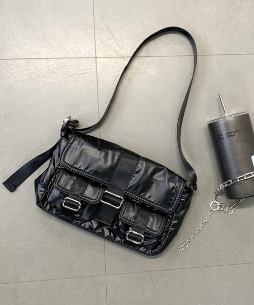 non-hedge（ノンヘッジ）の「ダブルポケットナイロンバッグ（ショルダーバッグ・レディース・ブラック/シルバー・FREE）」の2枚目の写真