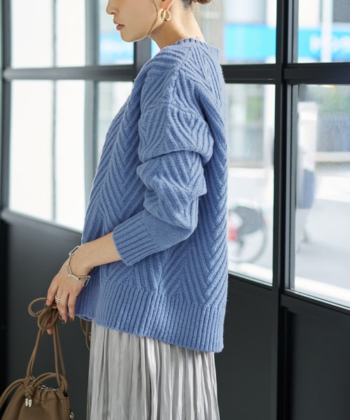 STYLE DELI(スタイルデリ)の「V字柄編みニットトップス(ニット/セーター・レディース・サンドベージュ/パープル/ライトブルー/イエロー系その他・FREE)」の7枚目の写真
