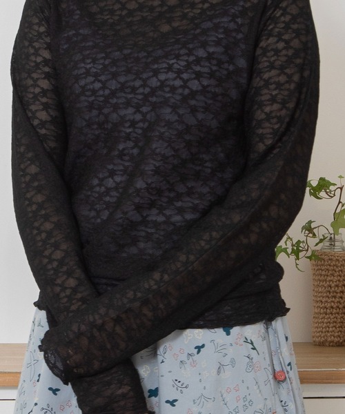 POU DOU DOU（プードゥドゥ）の「花柄シアータートルトップス（Tシャツ/カットソー・レディース・オフホワイト/ブラック/ミント/ダークグレー・3）」の6枚目の写真