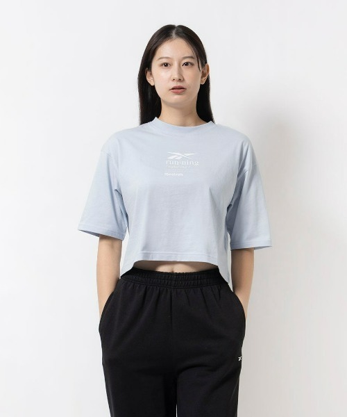 Reebok（リーボック）の「ランニング グラフィック Tシャツ / RUNNING GRAPHIC TEE（Tシャツ/カットソー・レディース・ブラック/ライトブルー/オレンジ・LARGE/MEDIUM/SMALL/XX-LARGE/X-LARGE/X-SMALL）」の3枚目の写真