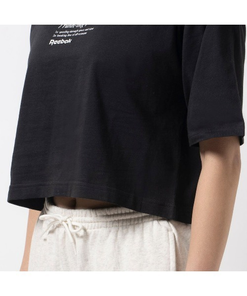 Reebok（リーボック）の「ランニング グラフィック Tシャツ / RUNNING GRAPHIC TEE（Tシャツ/カットソー・レディース・ブラック/ライトブルー/オレンジ・LARGE/MEDIUM/SMALL/XX-LARGE/X-LARGE/X-SMALL）」の7枚目の写真