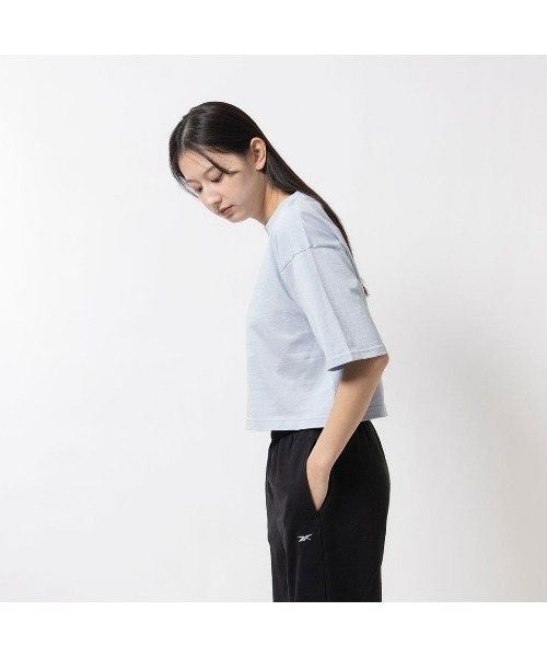 Reebok（リーボック）の「ランニング グラフィック Tシャツ / RUNNING GRAPHIC TEE（Tシャツ/カットソー・レディース・ブラック/ライトブルー/オレンジ・LARGE/MEDIUM/SMALL/XX-LARGE/X-LARGE/X-SMALL）」の12枚目の写真