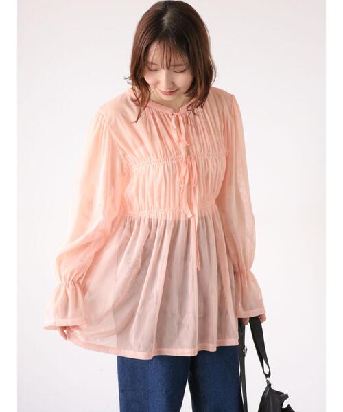 Te chichi TERRASSE（テチチテラス）の「前後2WAYチュールリボントップス（シャツ/ブラウス・レディース・ピンク/オフホワイト/チャコールグレー・F）」の3枚目の写真