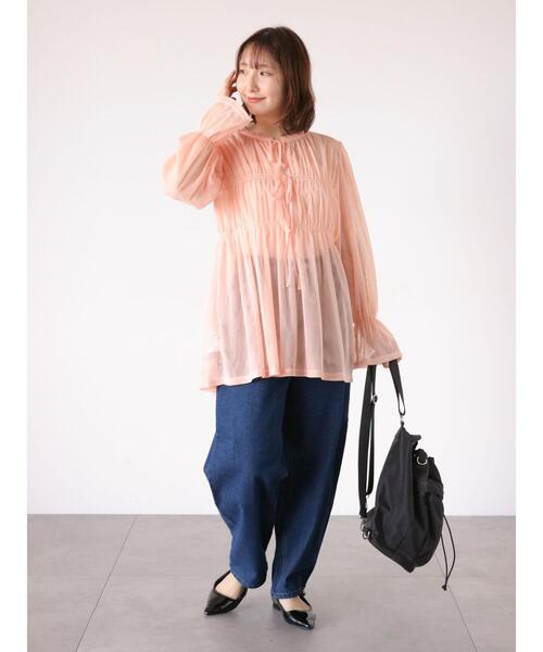 Te chichi TERRASSE（テチチテラス）の「前後2WAYチュールリボントップス（シャツ/ブラウス・レディース・ピンク/オフホワイト/チャコールグレー・F）」の5枚目の写真