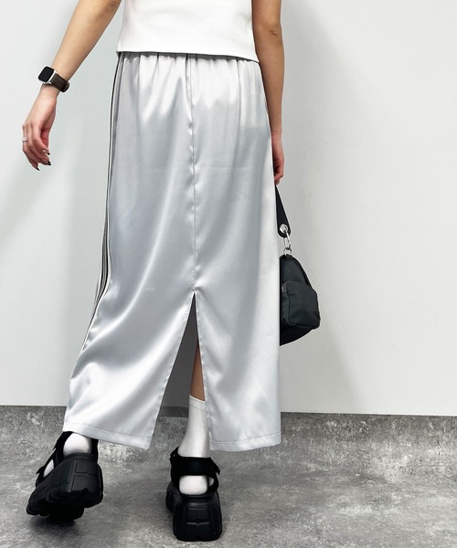 ANAP（アナップ）の「光沢サテンラインスカート（スカート・レディース・イエロー/ブラック/グレー・FREE）」の13枚目の写真